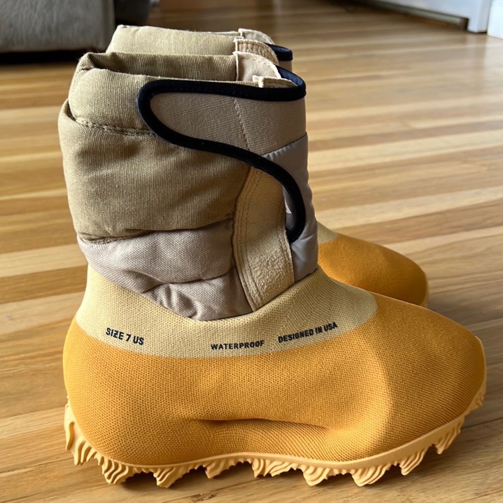 Yeezy KNIT RNR BT Sulfur